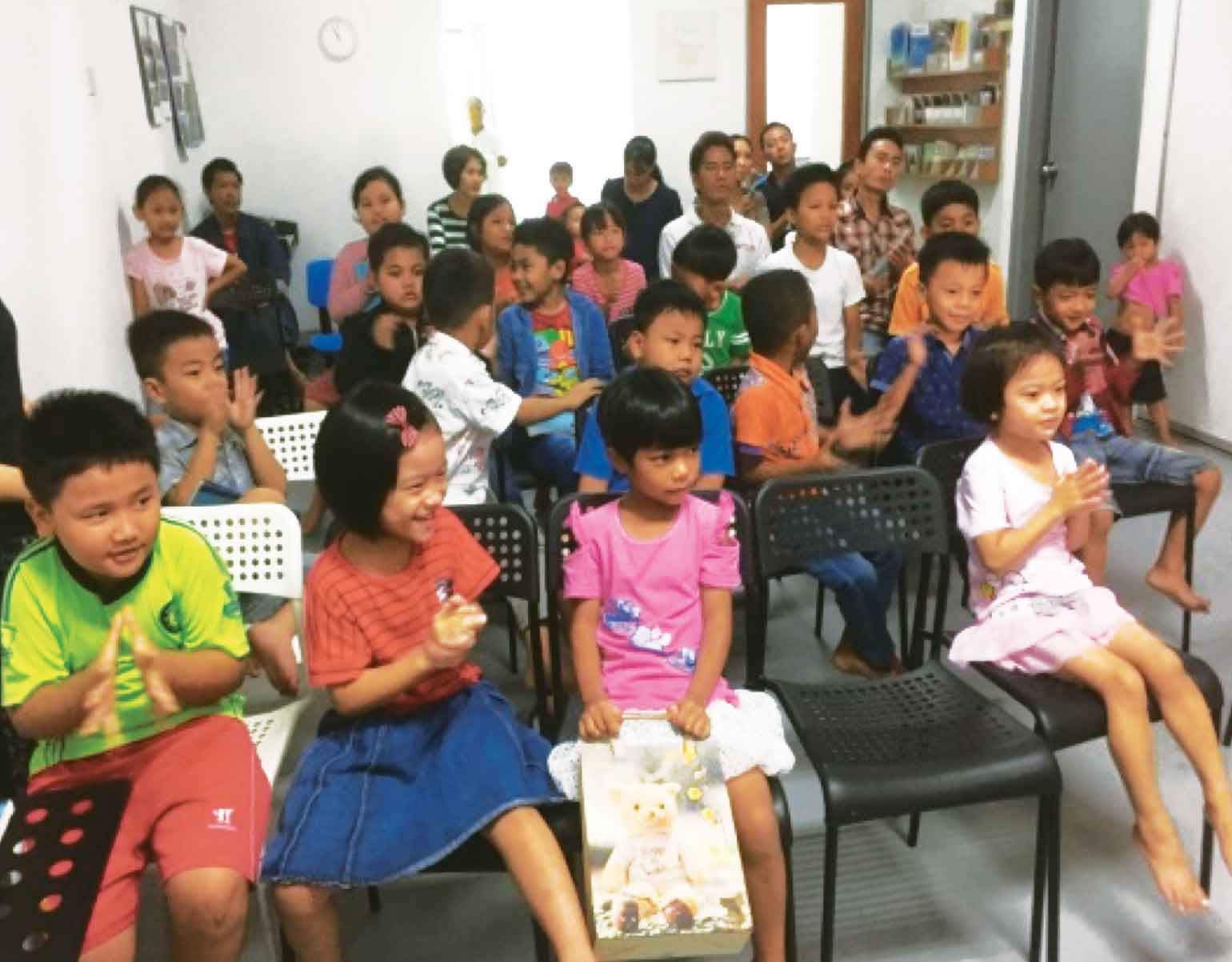 Sg, Long Evangelistic Service (4 Myanmar truth seeker family members)